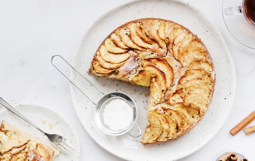 چطور کیک سیب و دارچین درست کنیم؟