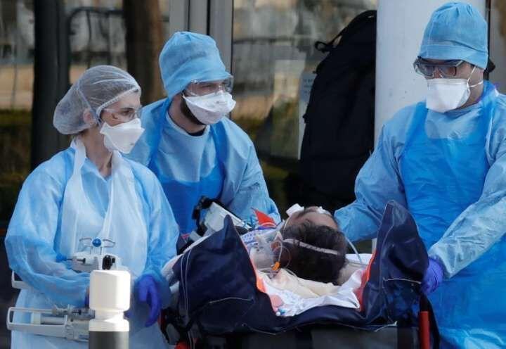 خبرنگاران آمار روزانه جان باختگان کرونا در فرانسه رکورد زد