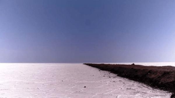 زیبایی های دریاچه نمک دامغان به روایت تصویر