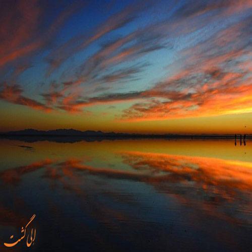 دریاچه مخرگه، بزرگ ترین آینه طبیعی ایران