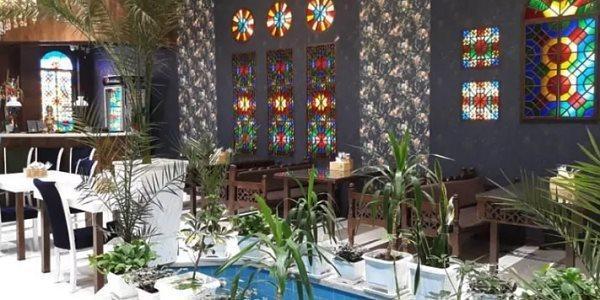 راهنمای کامل شکم گردی در قزوین: بهترین رستورانهای سنتی و راهنمای کامل شکم گردی در قزوین: برترین رستورانهای سنتی و مدرن قزوین در شهریور 1404